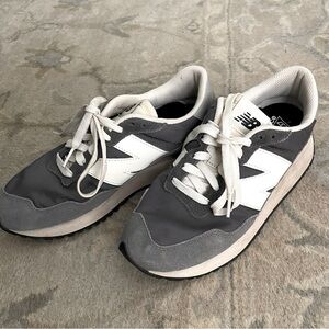 New Balance 327 Lace up sneakers worn twice - size 8.5